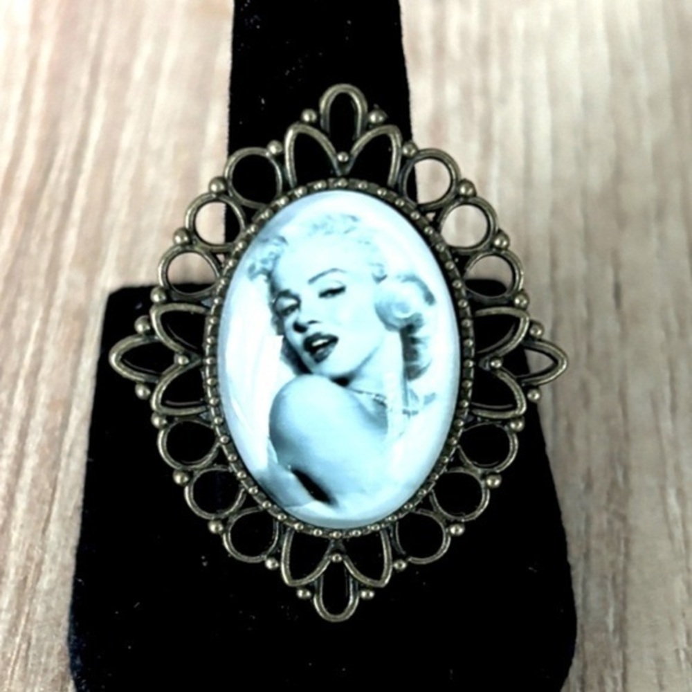 Marilyn Monroe Victorian Style Handmade Adjustable Statement Ring, Unworn, New